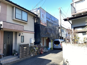 調布市染地・横浜市港北区新吉田　塗装工事始まりました。